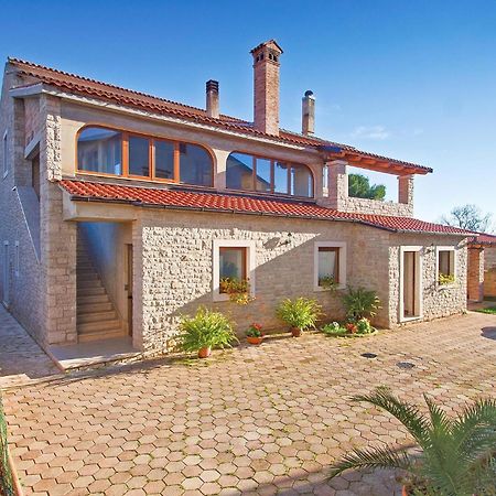 Lovely Home In Sisan With Outdoor Swimming Pool Exterior photo
